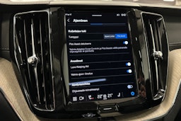 musta Volvo XC60 2021 kuva 27.