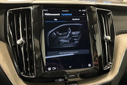 musta Volvo XC60 2021 kuva 29.
