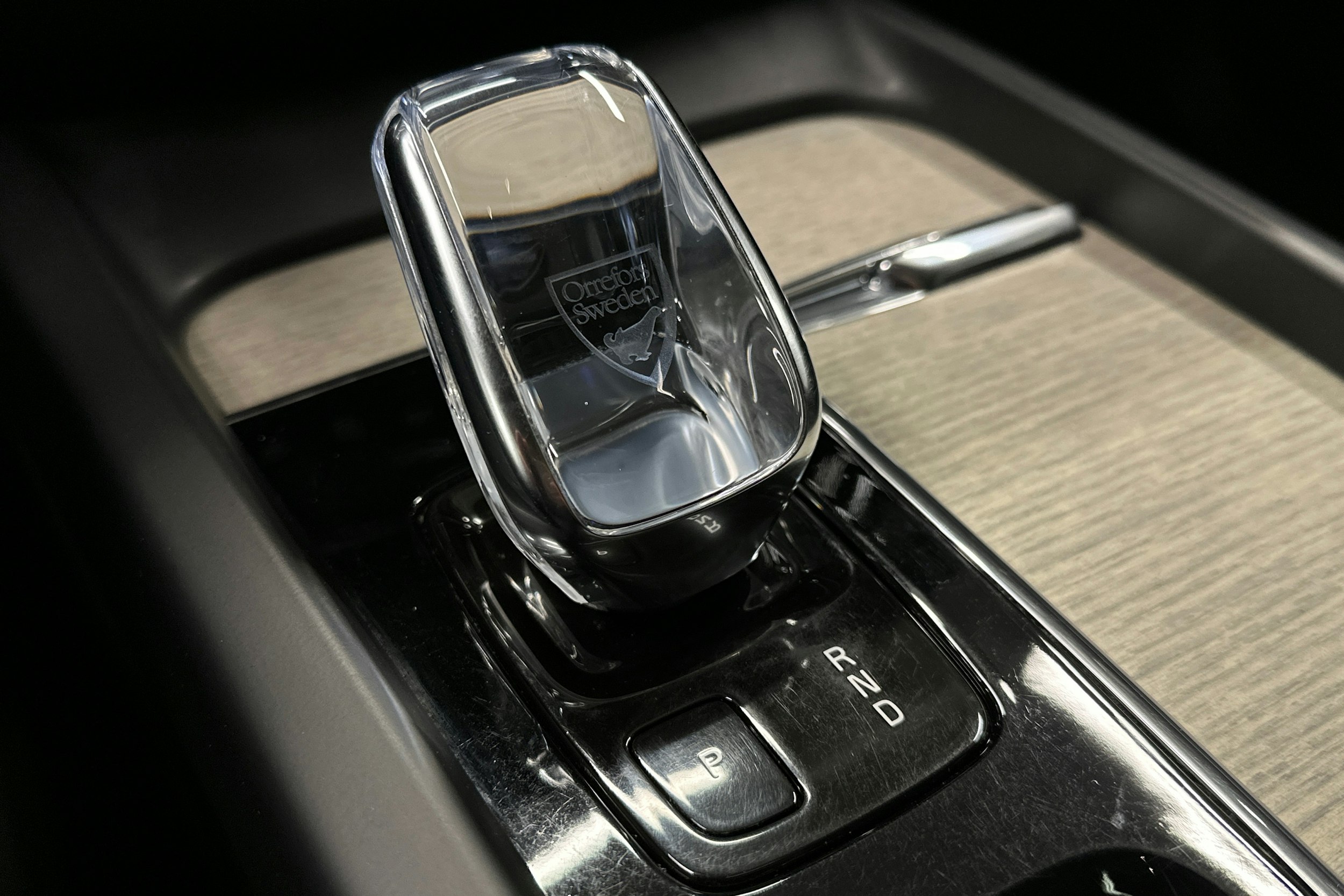 musta Volvo XC60 2021 kuva 30.