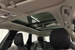 musta Volvo XC60 2021 kuva 32.