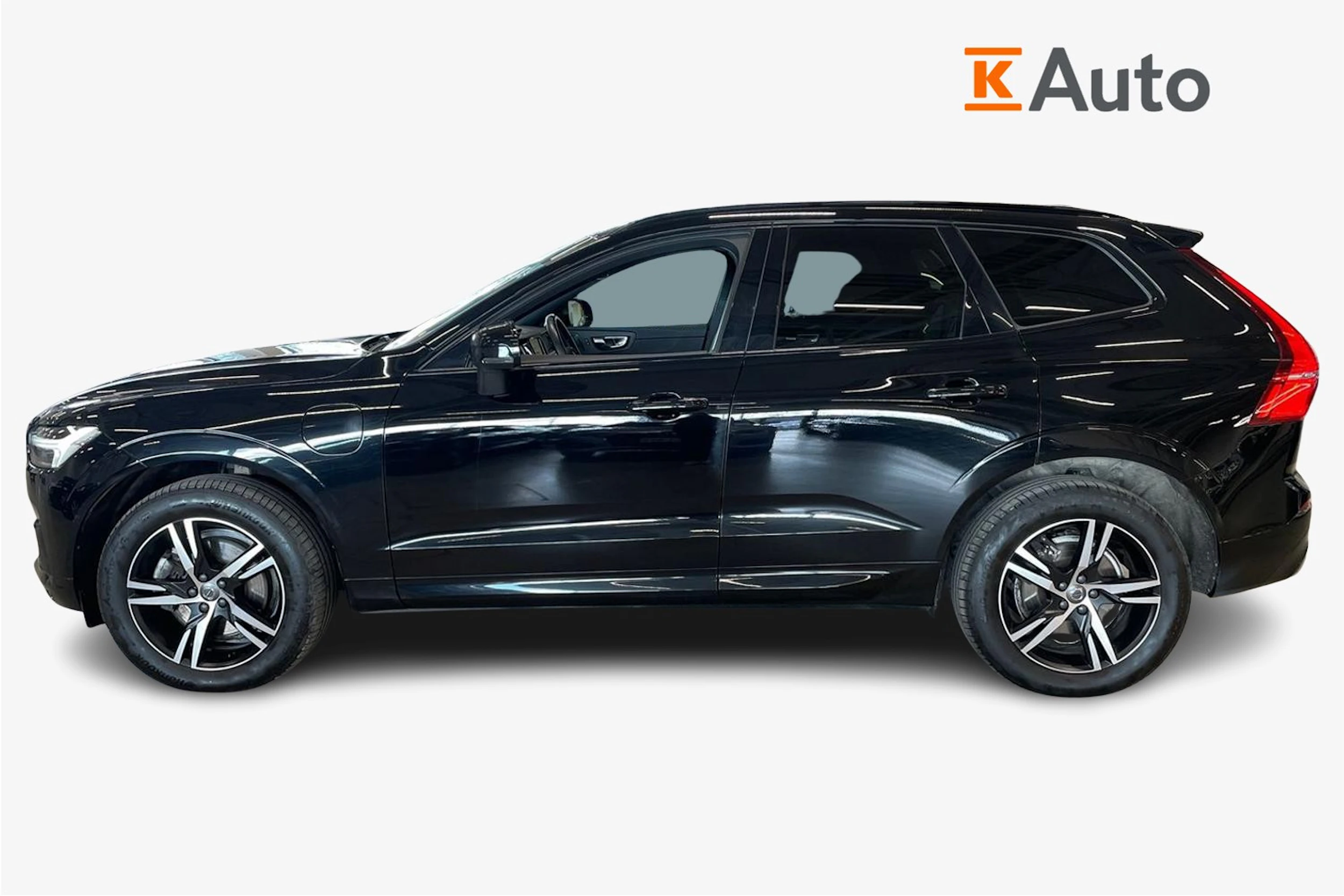musta Volvo XC60 2021 kuva 7.