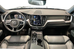 musta Volvo XC60 2021 kuva 9.