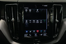 musta Volvo XC60 2021 kuva 24.