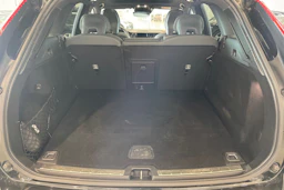 musta Volvo XC60 2021 kuva 34.