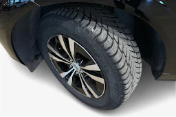 musta Volvo XC60 2022 kuva 9.