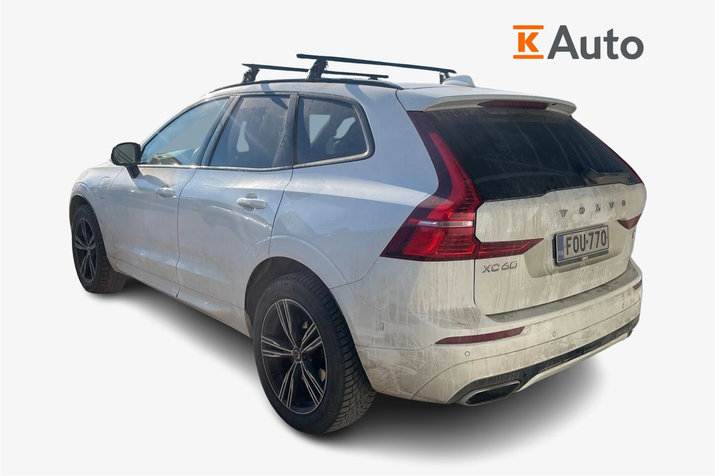 valkoinen Volvo XC60 2021 kuva 2.