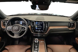 Musta Volvo XC60 2021 kuva 9.