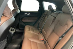 Musta Volvo XC60 2021 kuva 10.