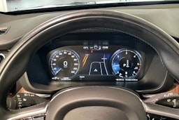 Musta Volvo XC60 2021 kuva 14.