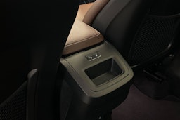 Musta Volvo XC60 2021 kuva 20.