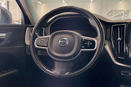 harmaa Volvo XC60 2021 kuva 13.