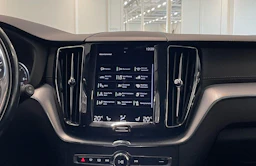 harmaa Volvo XC60 2021 kuva 19.