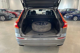 harmaa Volvo XC60 2021 kuva 27.