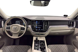 met. valkoinen Volvo XC60 2021 kuva 7.