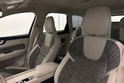 met. valkoinen Volvo XC60 2021 kuva 29.
