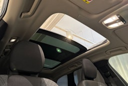 harmaa Volvo XC60 2022 kuva 21.