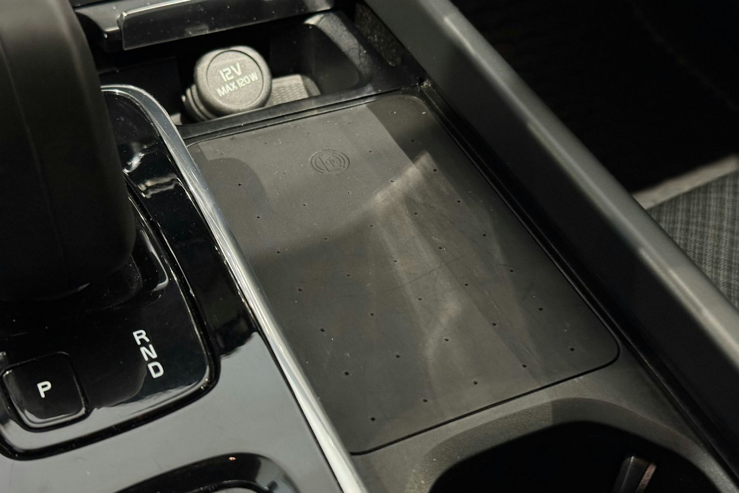 harmaa Volvo XC60 2022 kuva 30.