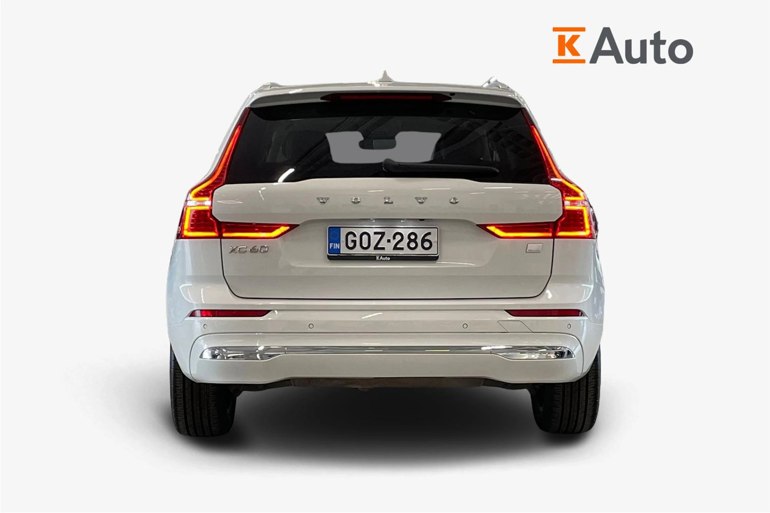 valkoinen Volvo XC60 2021 kuva 4.