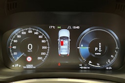 harmaa Volvo XC60 2021 kuva 16.