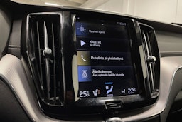 harmaa Volvo XC60 2021 kuva 17.