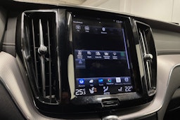 harmaa Volvo XC60 2021 kuva 18.