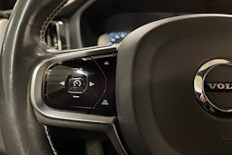 harmaa Volvo XC60 2021 kuva 26.