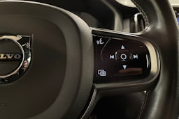 harmaa Volvo XC60 2021 kuva 27.