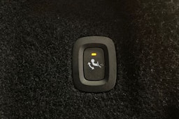 harmaa Volvo XC60 2021 kuva 34.