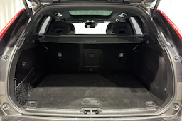 harmaa Volvo XC60 2021 kuva 16.