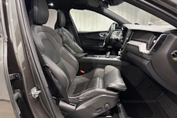 harmaa Volvo XC60 2021 kuva 20.