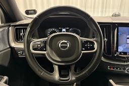 harmaa Volvo XC60 2021 kuva 23.