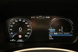 harmaa Volvo XC60 2021 kuva 24.