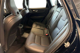 Musta Volvo XC60 2021 kuva 11.