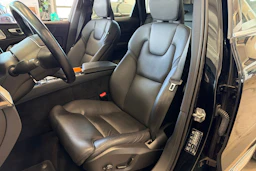 Musta Volvo XC60 2021 kuva 15.