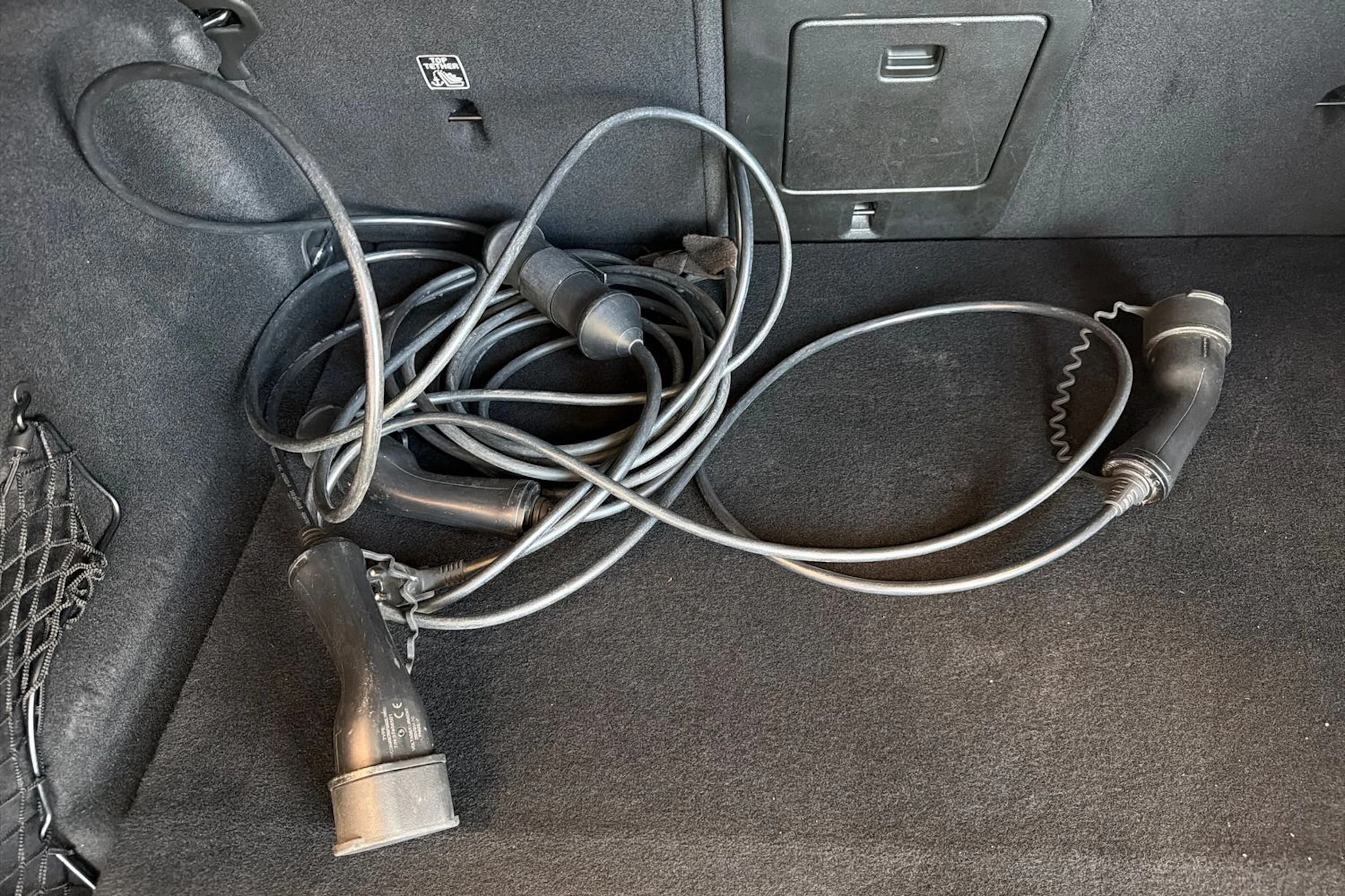 Musta Volvo XC60 2021 kuva 20.