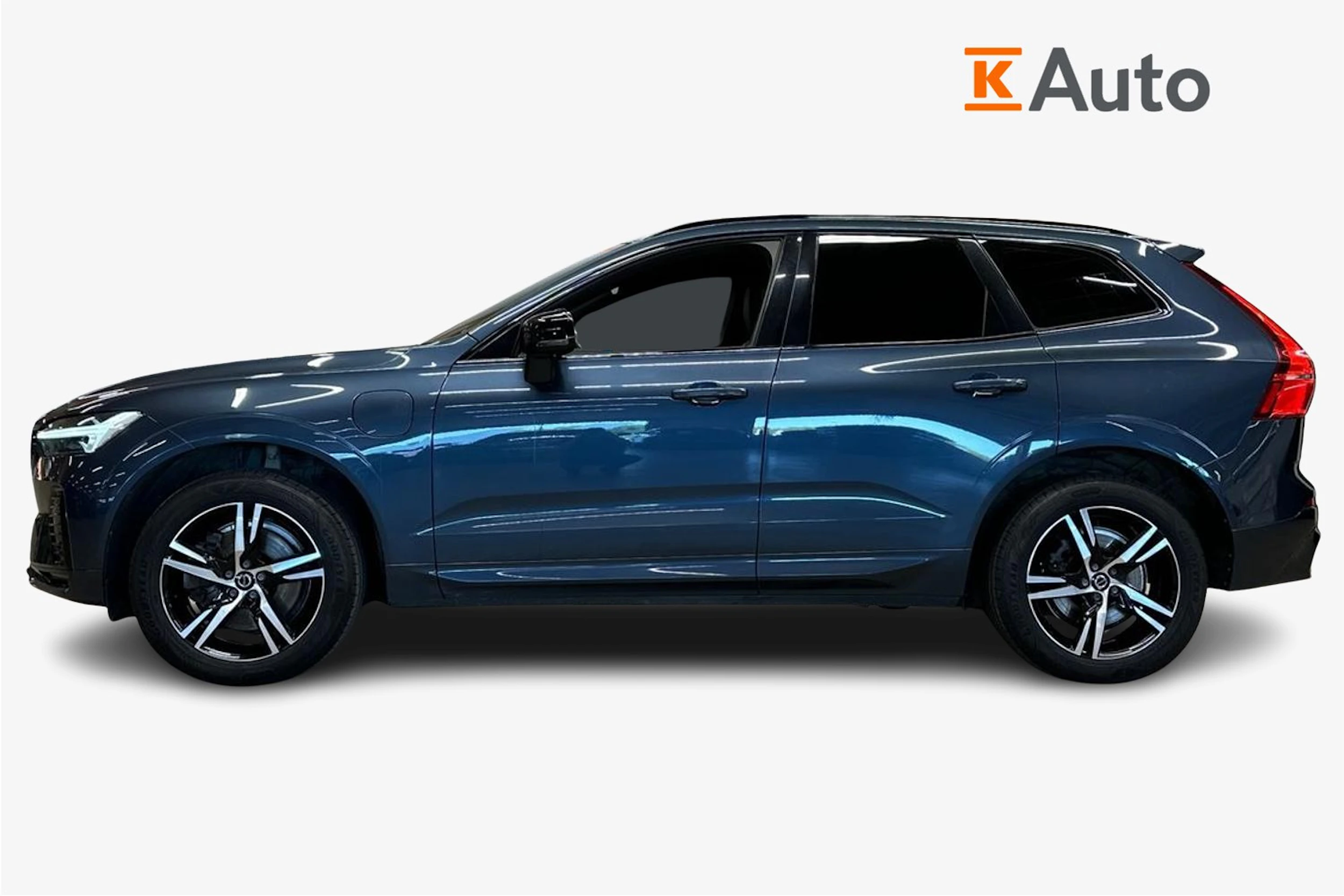 sininen Volvo XC60 2022 kuva 5.