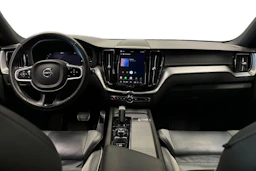 sininen Volvo XC60 2022 kuva 7.