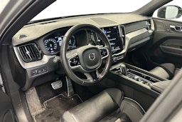 harmaa Volvo XC60 2021 kuva 3.