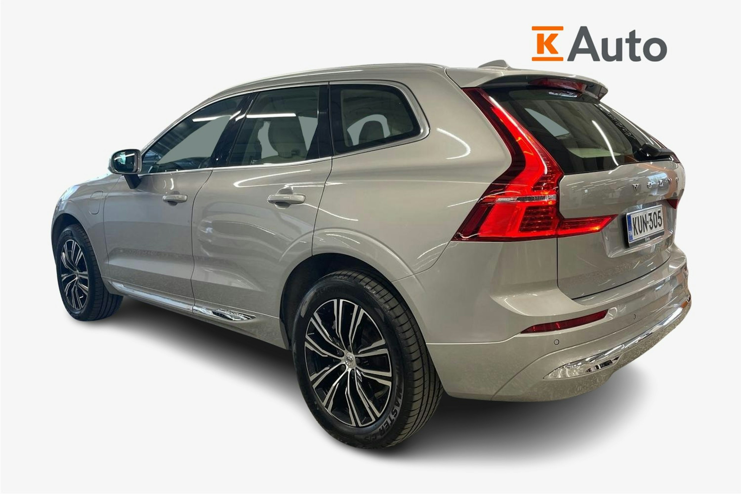 harmaa Volvo XC60 2021 kuva 2.