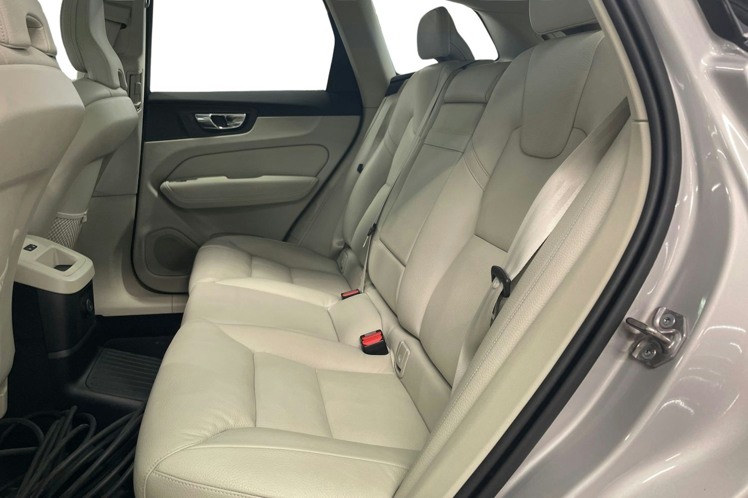 harmaa Volvo XC60 2021 kuva 10.