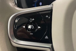 harmaa Volvo XC60 2021 kuva 13.