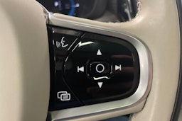 harmaa Volvo XC60 2021 kuva 14.