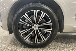 harmaa Volvo XC60 2021 kuva 23.