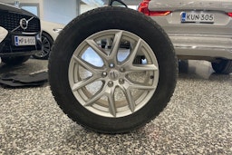 harmaa Volvo XC60 2021 kuva 24.