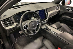 Musta Volvo XC60 2021 kuva 6.