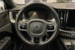 Musta Volvo XC60 2021 kuva 12.