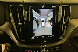 Musta Volvo XC60 2021 kuva 18.