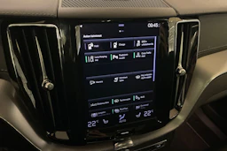 Musta Volvo XC60 2021 kuva 19.