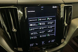 Musta Volvo XC60 2021 kuva 20.