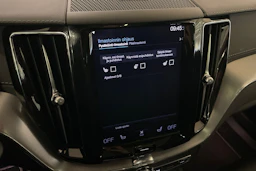 Musta Volvo XC60 2021 kuva 22.